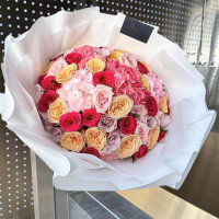 Pink Delight” – 45 Mixed Roses and 4 Pink Hydrangeas – Premium Flower Bouquet